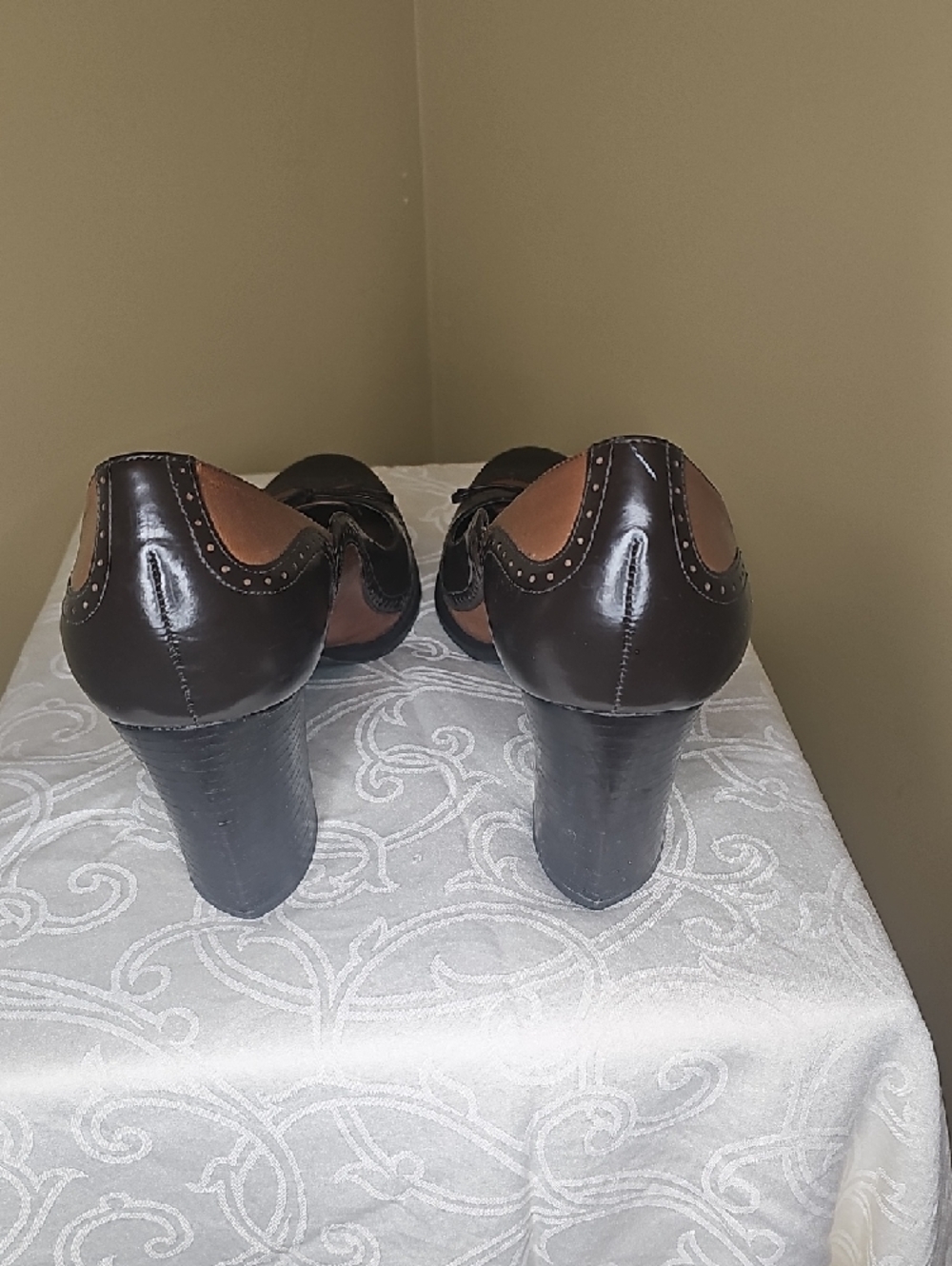 Nine West Black and Brown Two-Tone Heeled Pumps - Picture 4 of 4